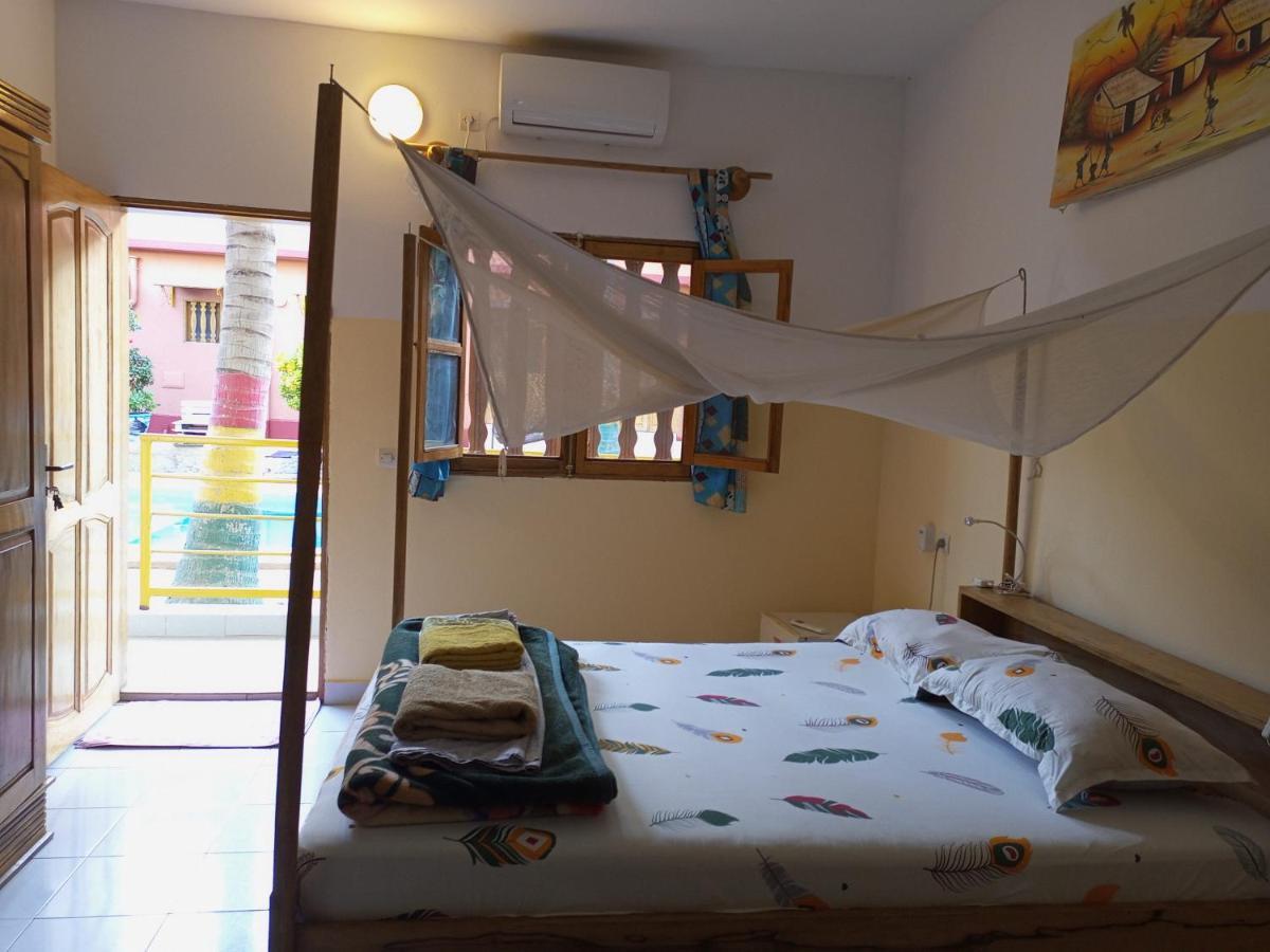 Guesthouse Dalal Ak Jamm อึมบูร์ ภายนอก รูปภาพ